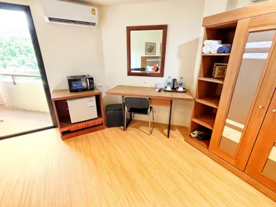 Deluxe Double Room mit Balkon — patong v hotel