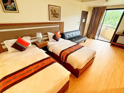 Standard Twin Room mit Sofa — patong v hotel